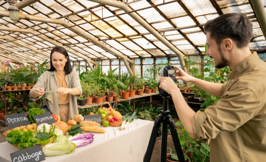 presenting-new-app-to-control-organic-ration-2023-11-27-05-26-42-utc-2048x1365