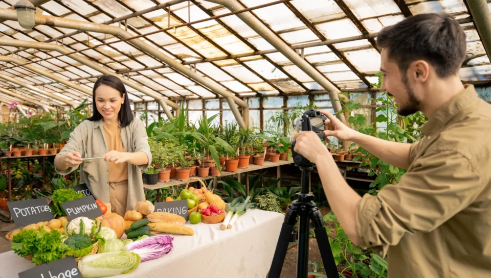 presenting-new-app-to-control-organic-ration-2023-11-27-05-26-42-utc-2048x1365